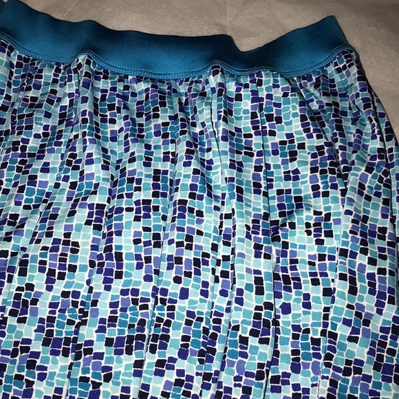 NWT Tail Soft Spleate  Skirt in all over Mosaic M - Picture 2 of 5